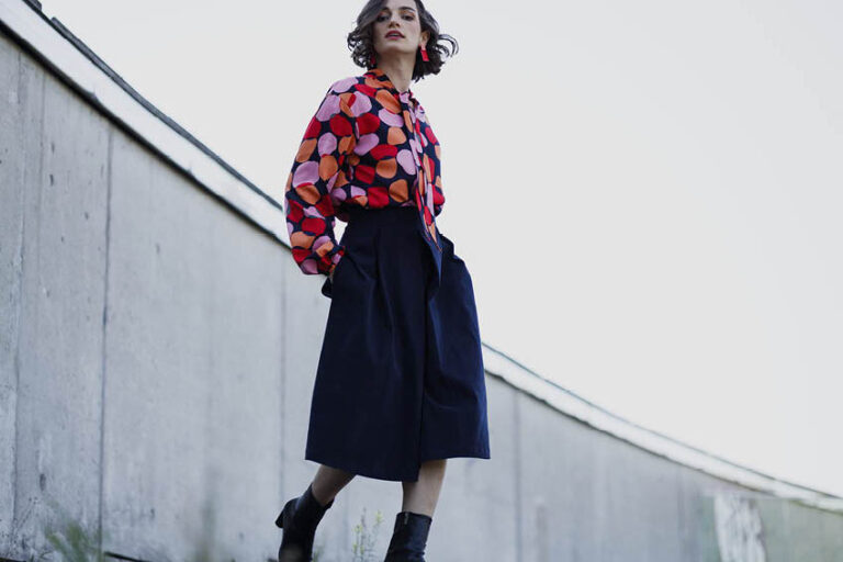 bluse rot rock blau winterkollektion 2024 angelikapichler 2